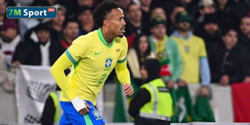 Éder Militao, 28 tuổi, bị chấn thương gân khoeo trái.
