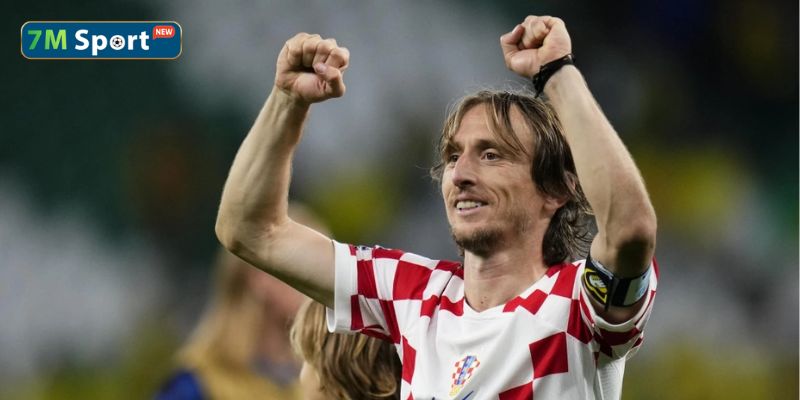 Trong trận đấu với Juventus, tiền vệ kỳ cựu người Croatia đã bị một cú đánh mạnh vào mặt, làm gãy xương gò má